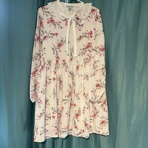 Chic White Floral Long Sleeve Dress with Lace Detail